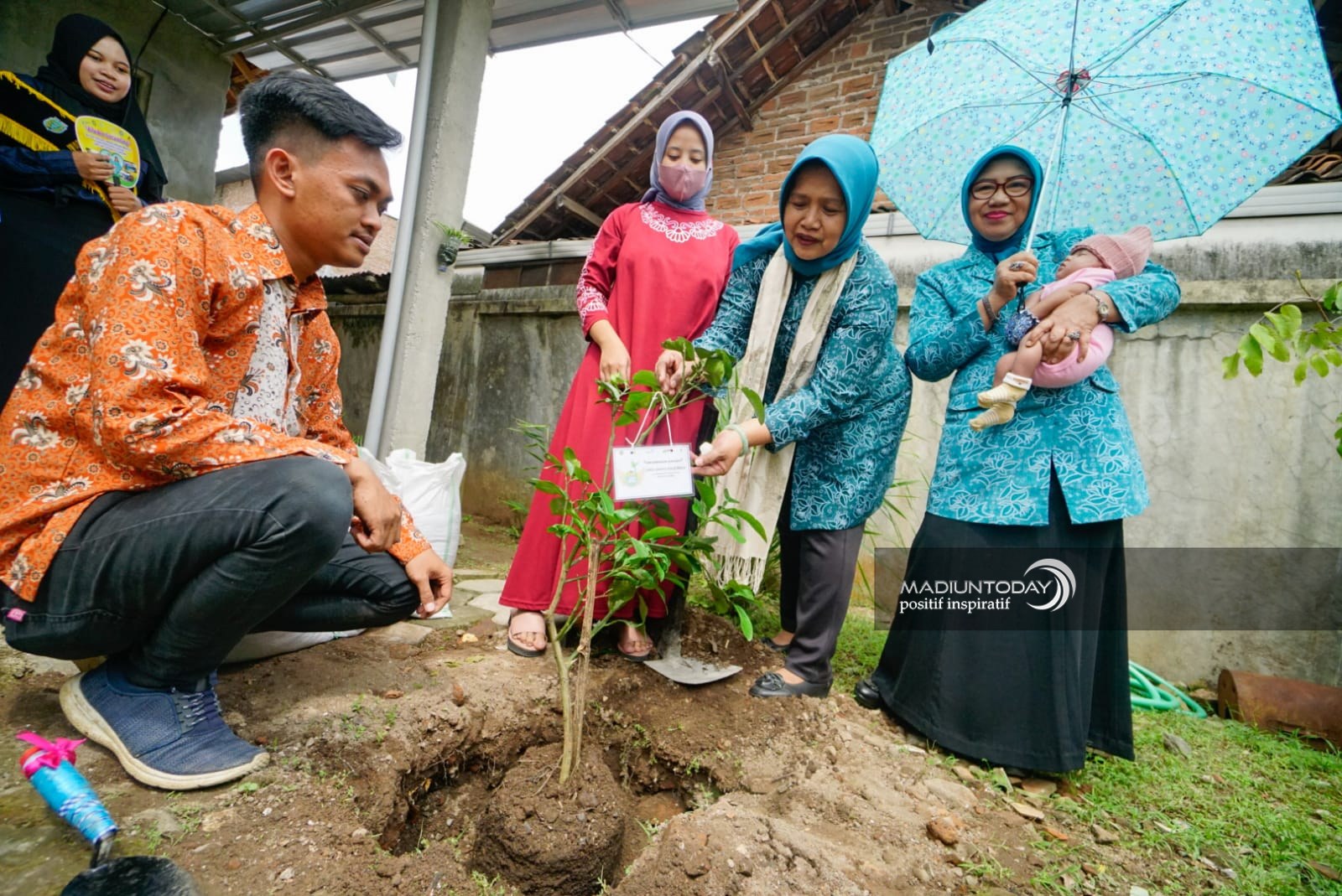 Foto 8 dari 16: Kunjungan Lapangan Lomba PKK Sehat Lestari Berencana, Tim Juri Akui Terkesan Dengan Kota Madiun