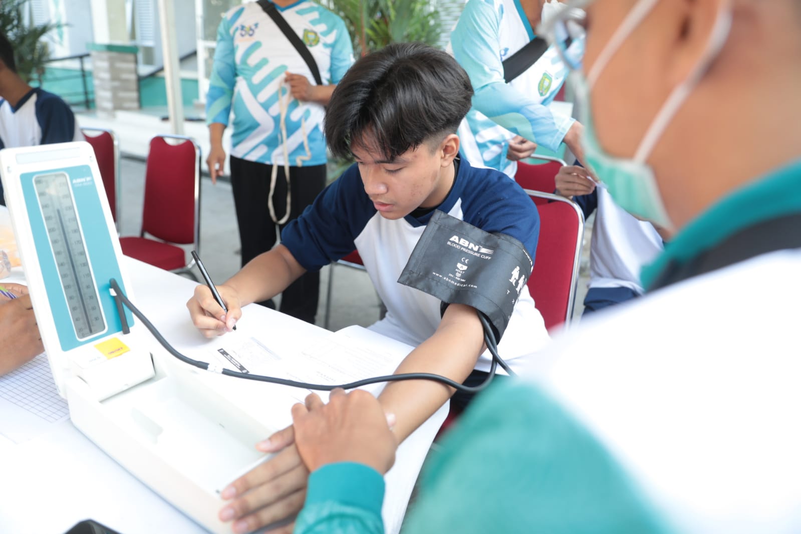 Foto 1 dari 11: Tekan Angka Penularan TBC Pada Kelompok Berisiko, Dinkes Gelar Skrining di Ponpes