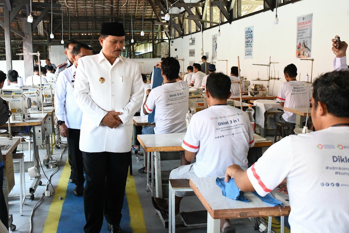 Foto 9 dari 9: Sah, Pemkot Madiun Kuliahkan 20 Napi, Fasilitasi Laptop dan Gratis Biaya Sampai Wisuda