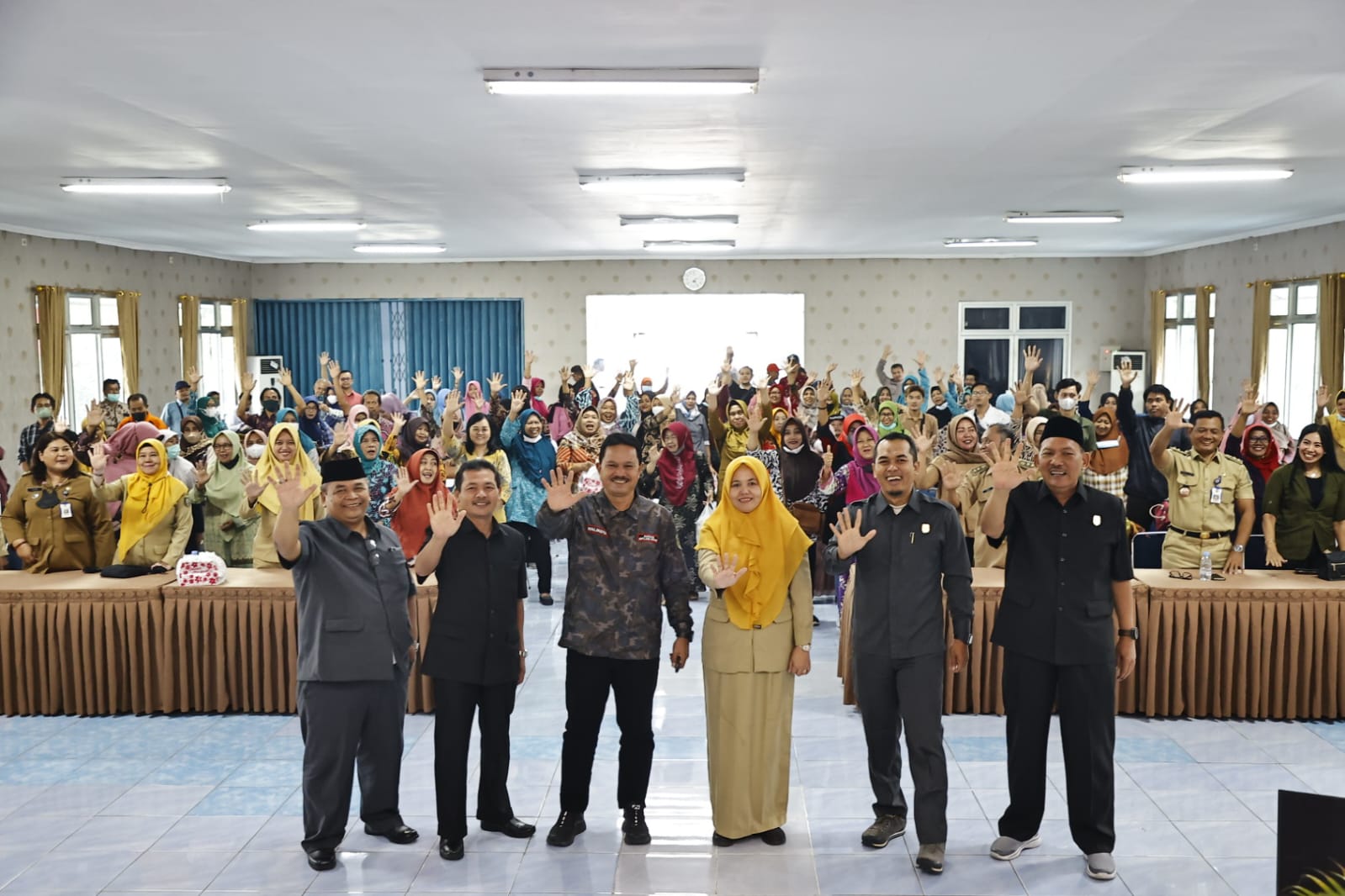 Foto 8 dari 8: Tatap Muka dengan Masyarakat Kartoharjo, Wali Kota-DPRD Serap Aspirasi Melalui Program Ngopi
