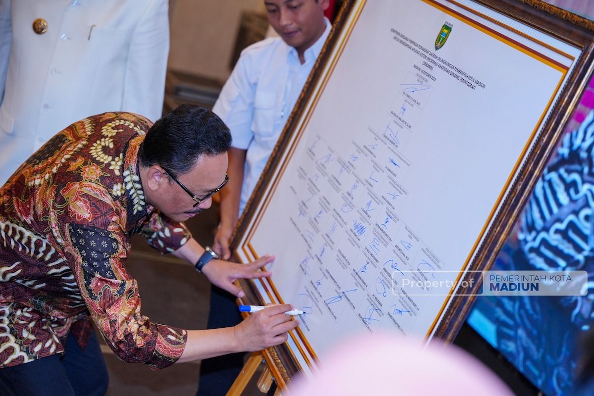 Foto 5 dari 8: Wali Kota-Plt Kepala Arsip Nasional Launching Aplikasi Srikandi, Wali Kota Harap Urusan Kearsipan Semakin Mudah dan Cepat
