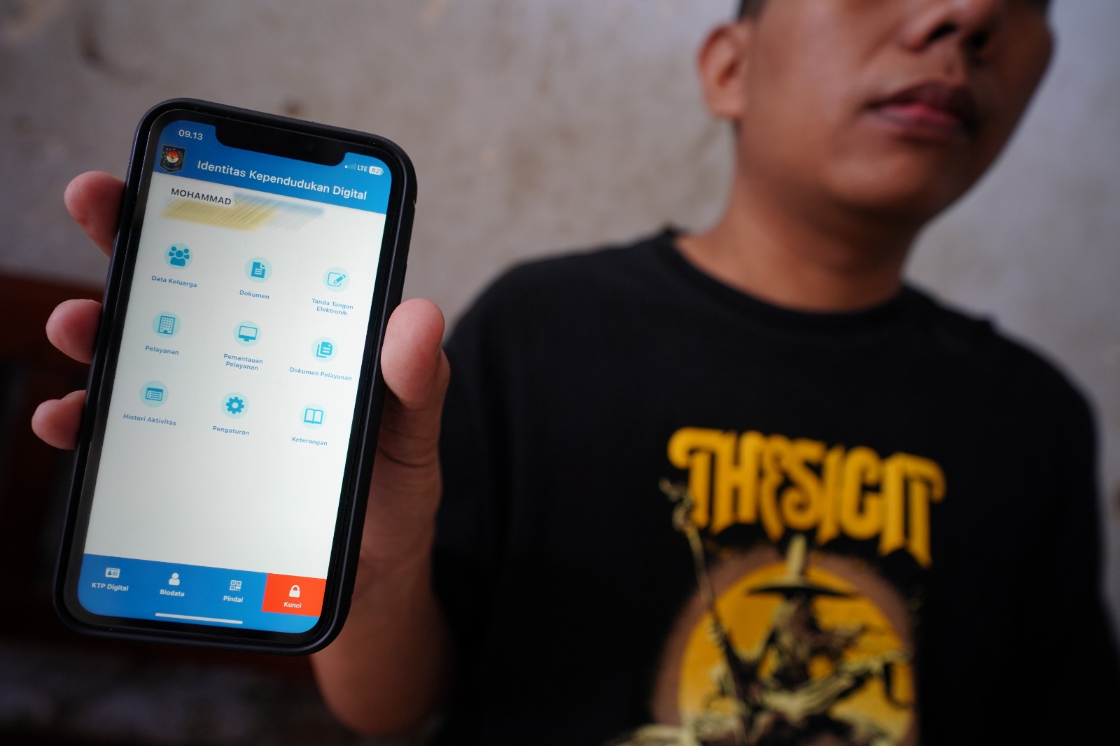Foto 4 dari 4: Kejar Target, Dukcapil Kota Madiun Buka Layanan Instal IKD di Pasar Besar