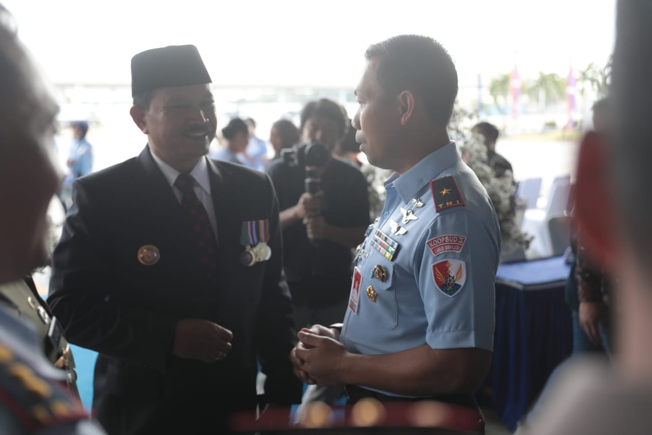 Foto 8 dari 8: Hadiri Pisah Sambut Danlanud Iswahjudi, Wali Kota Harap Makin Tingkatkan Sinergi