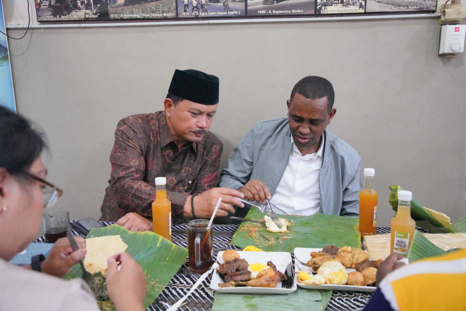 Foto utama berita: Cicipi Pecel dan Dapat Sambutan Hangat Pelajar, Delegasi Kenya Langsung Terkesan dengan Kota Pendekar