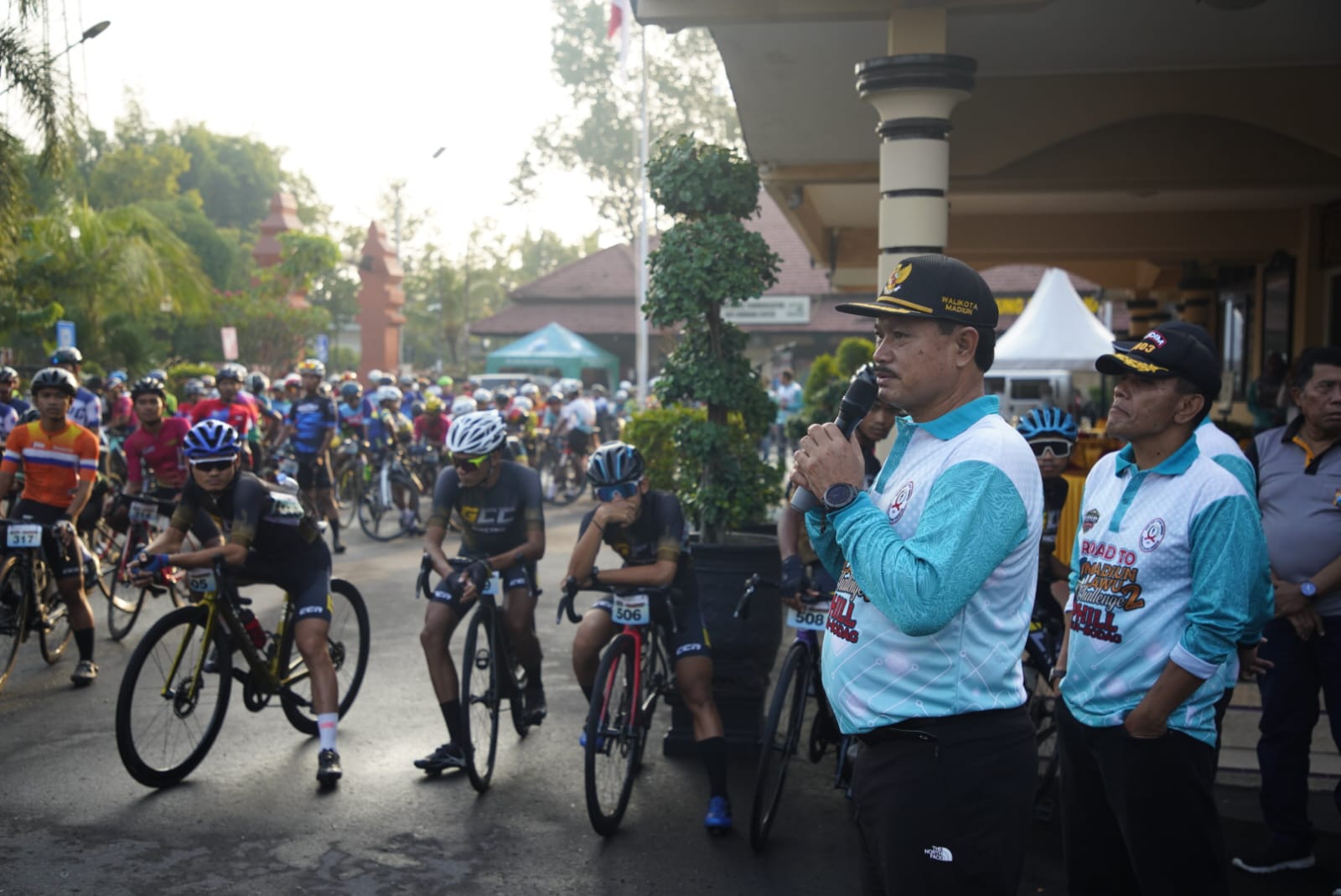 Foto 1 dari 11: Wali Kota Berangkatkan Uphill Madiun Bodag 2023, Diikuti 193 Peserta, Jadi Ajang Promosi Kota
