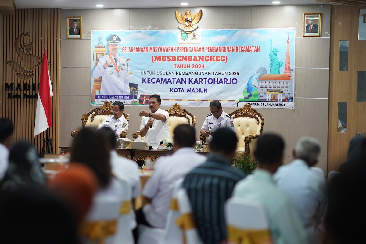 Foto 1 dari 9: Musrenbang Kecamatan Kartoharjo, Wali Kota Harap Partisipasi Masyarakat Dalam Pembangunan Terus Ditingkatkan