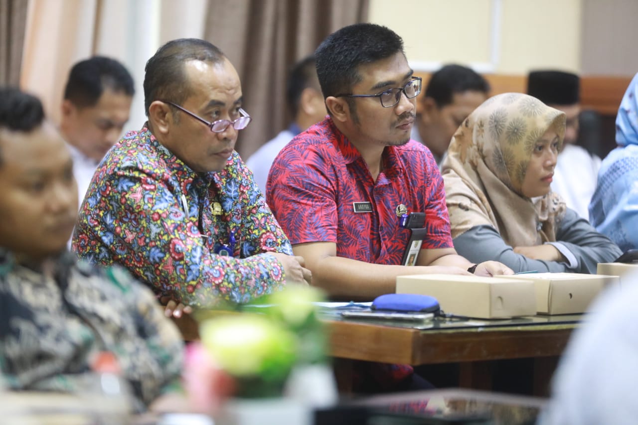 Foto 5 dari 11: Rapat Persiapan Pelaksanaan Pavingisasi dan PJU, Wali Kota : Pelayanan Kota Harus Optimal