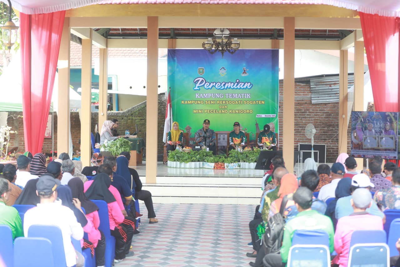 Foto 3 dari 11: Fasilitasi Kegiatan Warga, Wali Kota Resmikan Dua Kampung Tematik Baru