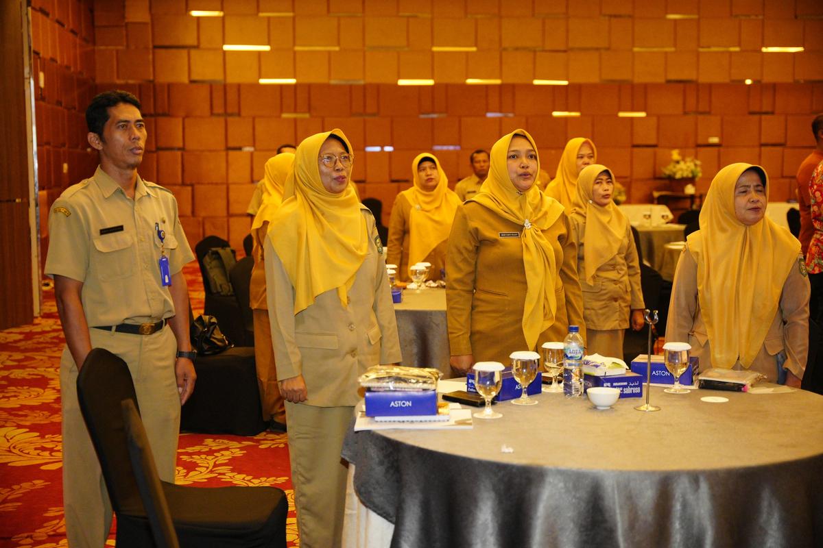 Foto 6 dari 8: Libatkan Perempuan dan Remaja dalam Pembangunan, Wali Kota Pimpin Musbang Para Mantan