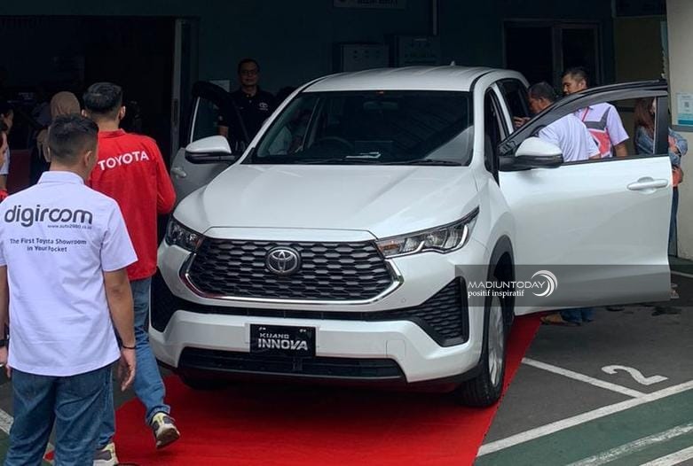 Foto utama berita: Tren Transisi Energi, Mobil Hybrid Bisa Jadi Opsi