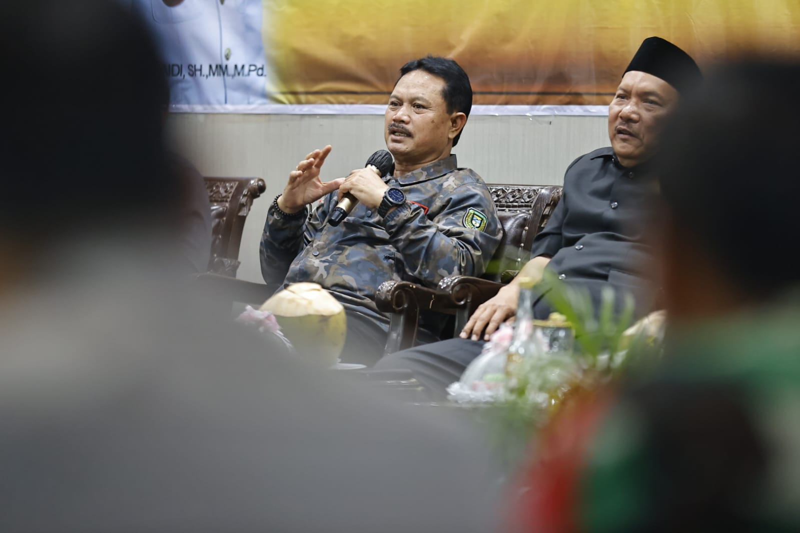 Foto 2 dari 8: Tatap Muka dengan Masyarakat Kartoharjo, Wali Kota-DPRD Serap Aspirasi Melalui Program Ngopi