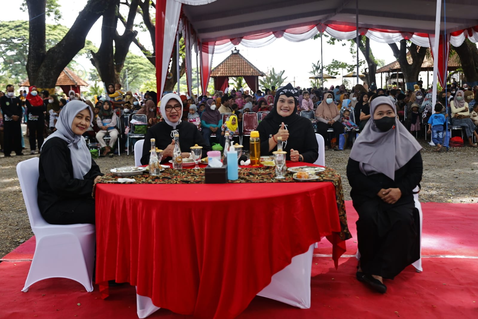 Foto 7 dari 9: Semangati Anak Stunting, Wali Kota Gelar Event Makan Bersama