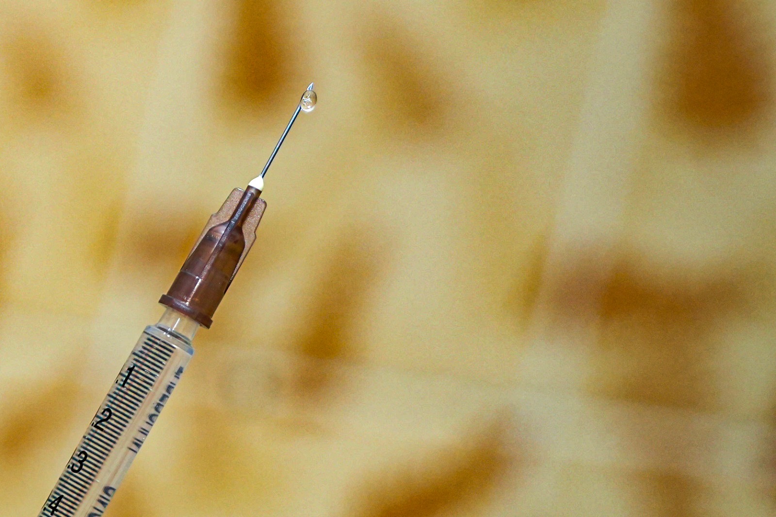 Foto 3 dari 6: Jalani Pemeriksaan Kesehatan Kedua, CJH Lakukan Vaksin Meningitis dan Influenza