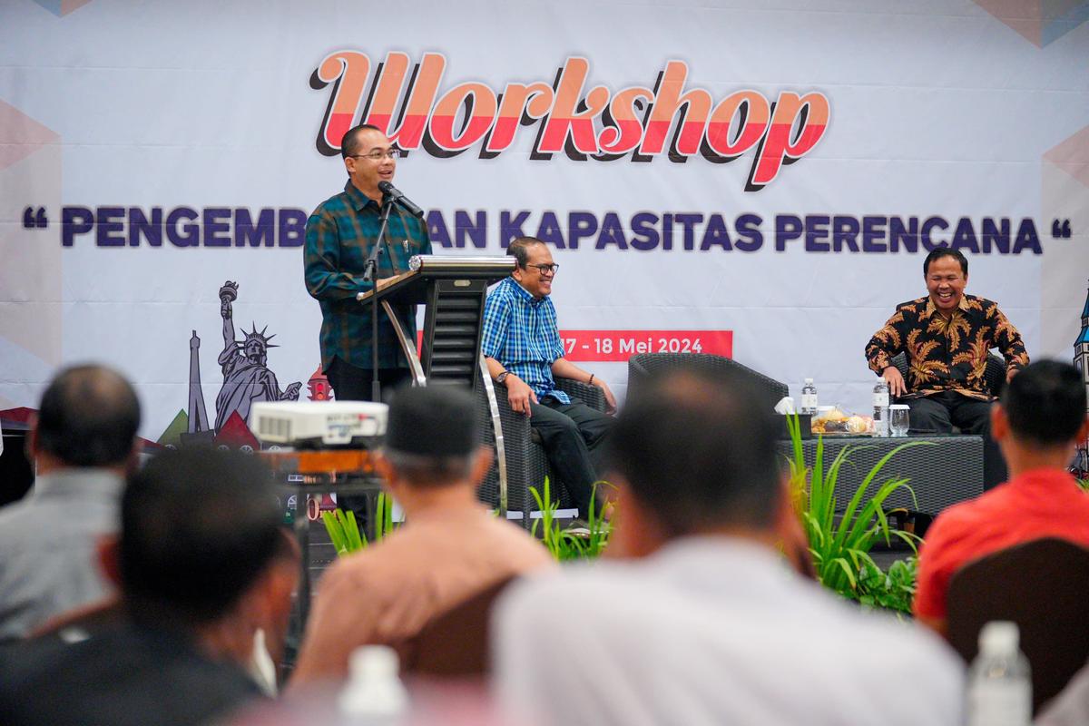 Foto 1 dari 8: Buka Workshop Pengembangan Kapasitas Perencana, Pj Wali Kota Harap Peningkatan Kualitas