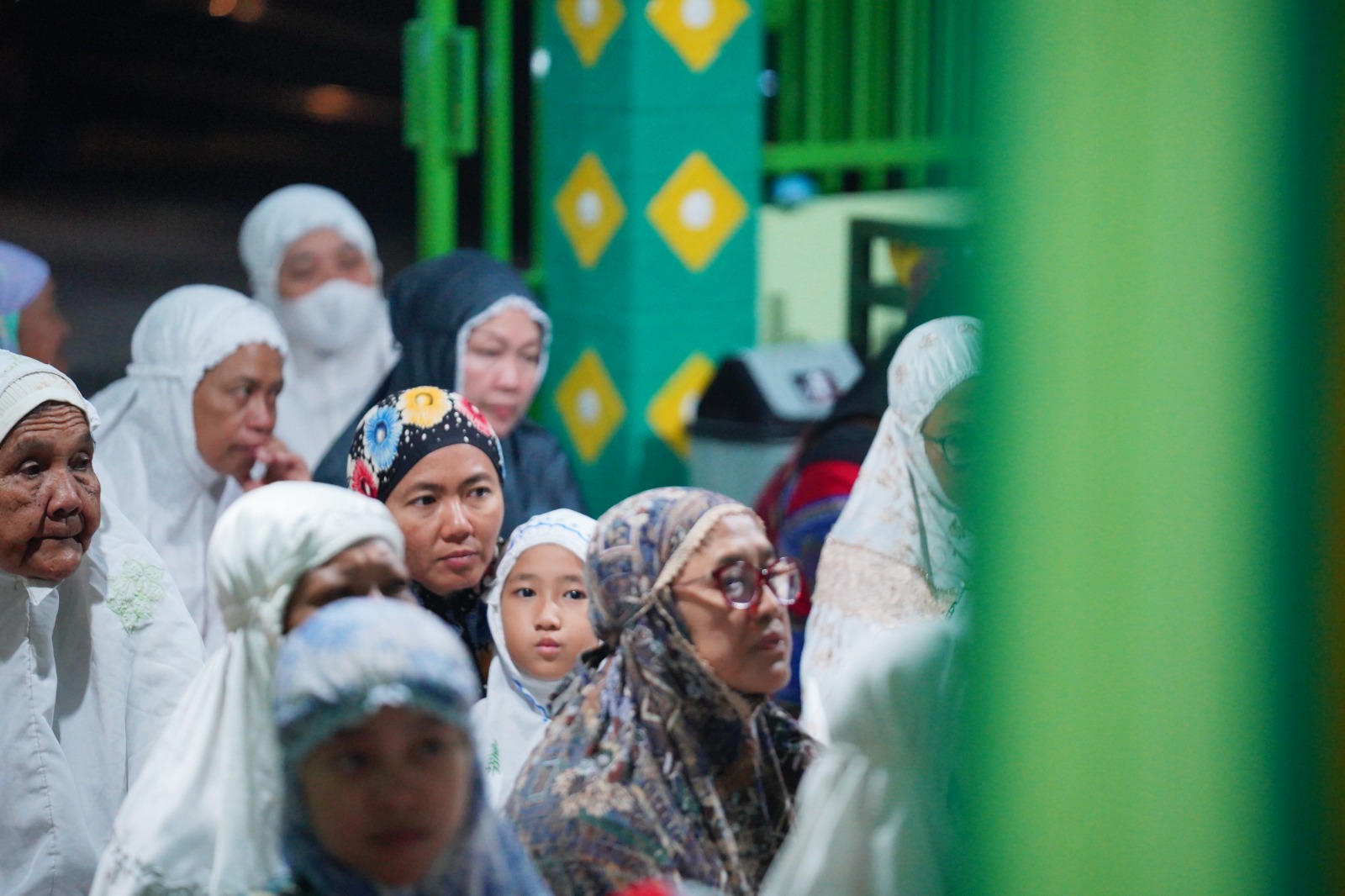 Foto 10 dari 10: Salat Isya dan Tarawih Safari Ramadan di Masjid Al Ifaqoh, Wali Kota Ajak Warga Tingkatkan Ibadah