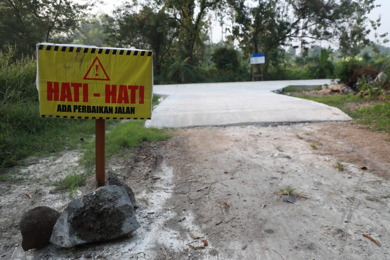 Foto 5 dari 5: Di Kota Pendekar Juga Ada Pengecoran Jalan, Tahun Ini Ada Lima Titik yang Dikerjakan