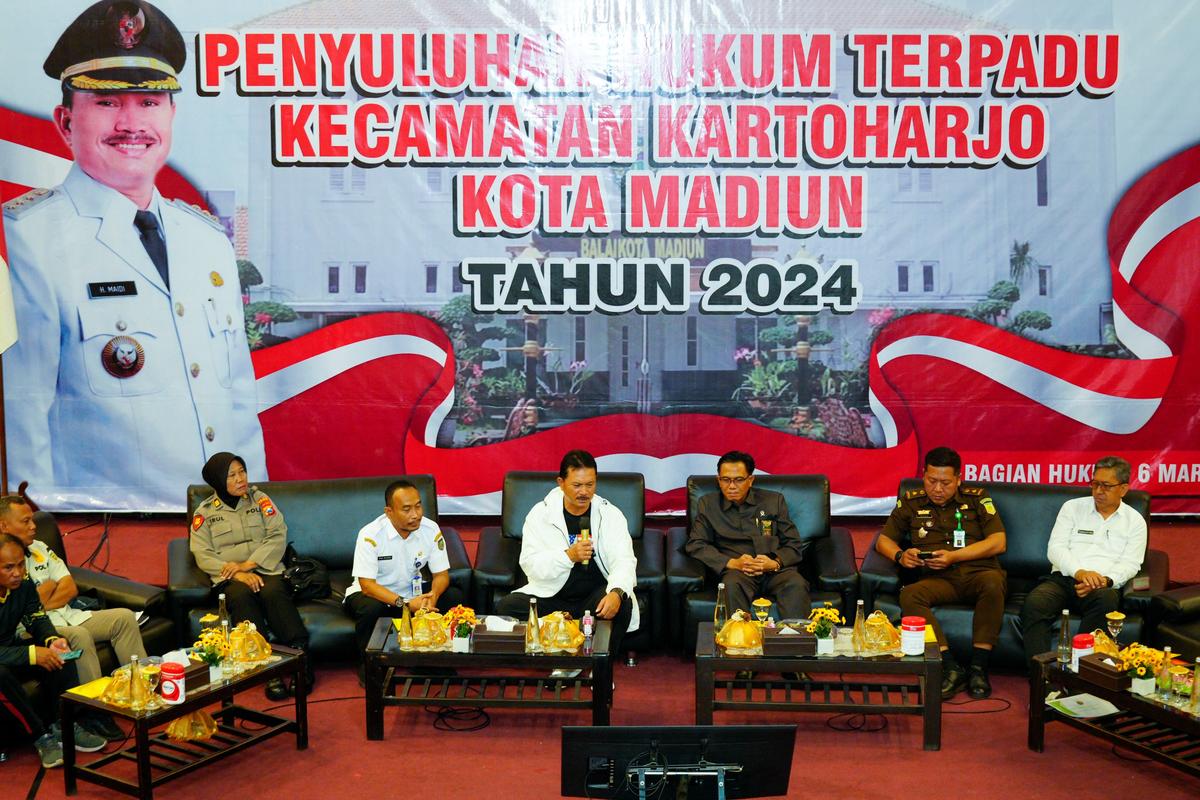 Buka Penyuluhan Hukum Terpadu Bagi Warga Kartoharjo, Wali Kota Ajak Masyarakat Melek Hukum