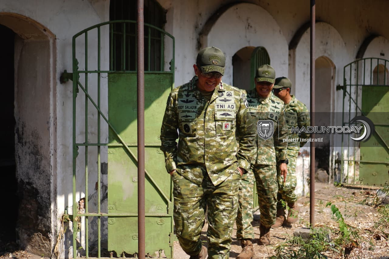 Foto 12 dari 18: Pangdam V/Brawijaya dan Plt Wali Kota Madiun Tinjau RTM, Pemanfaatan Jadi Destinasi Wisata Berlanjut