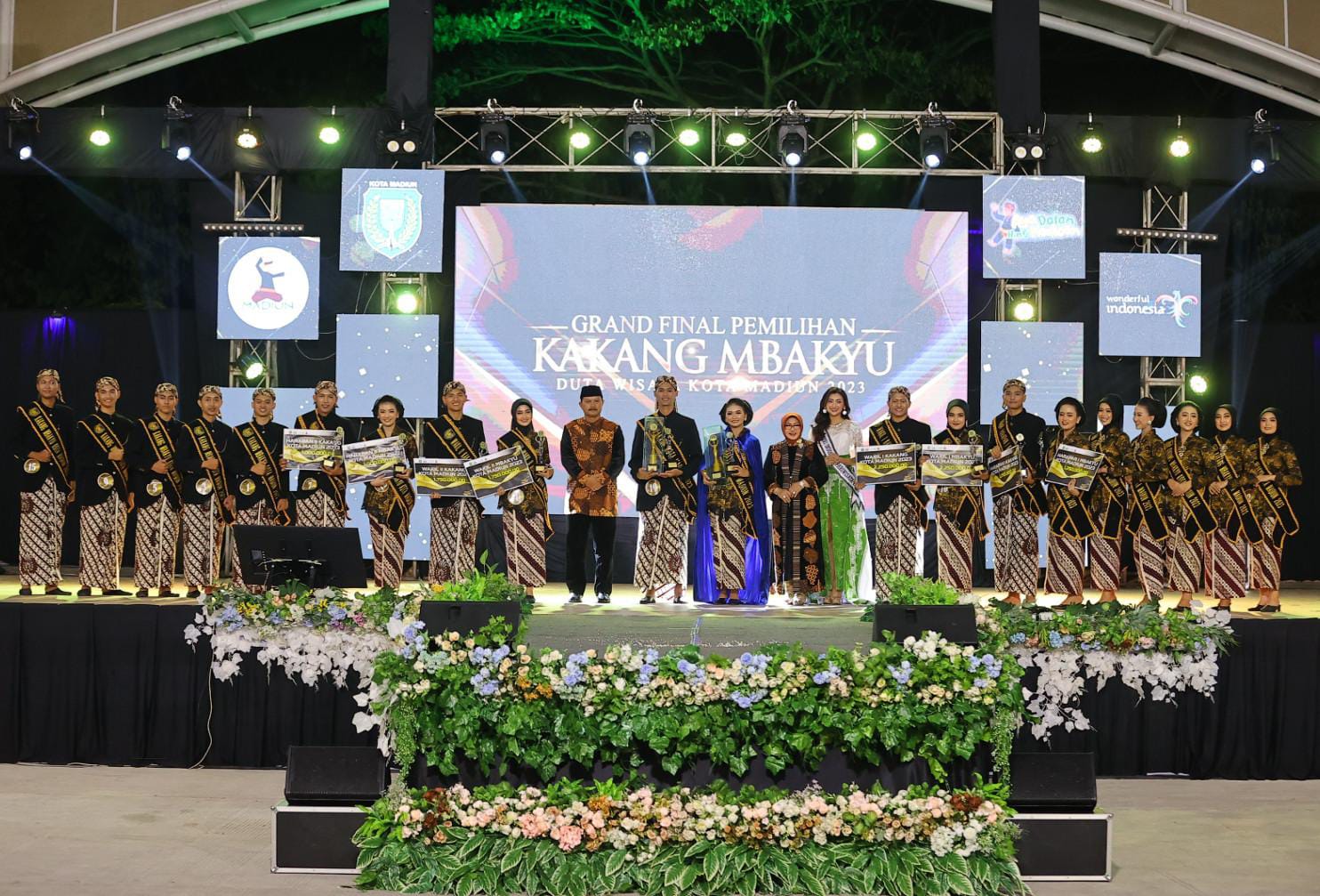 Foto 7 dari 7: Kakang dari Unmer-Mbakyu dari SMADA, Berikut Pemenang Pemilihan Duta Wisata Kakang-Mbakyu 2023