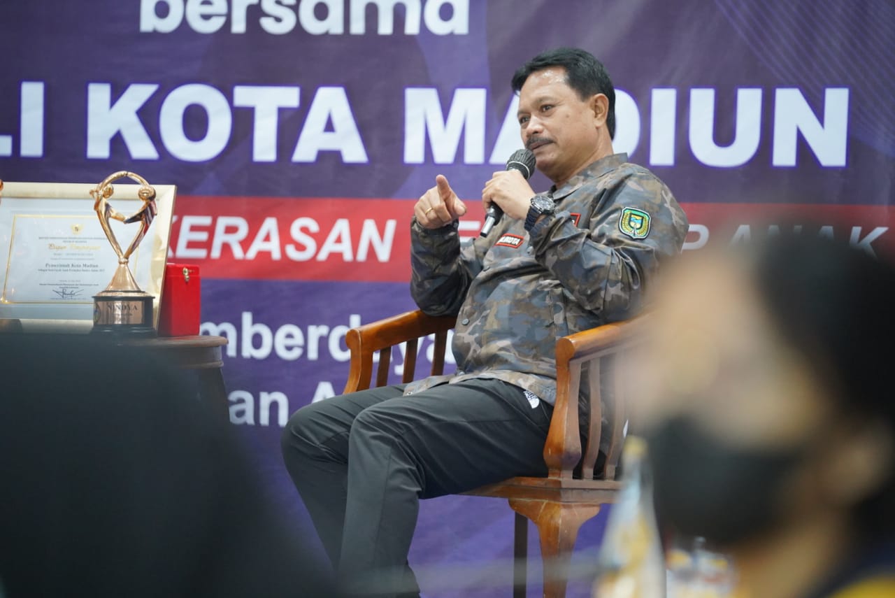 Foto 10 dari 11: Gelar Dialog Bersama Forum Anak, Wali Kota Sampaikan Pesan Untuk Orang Tua