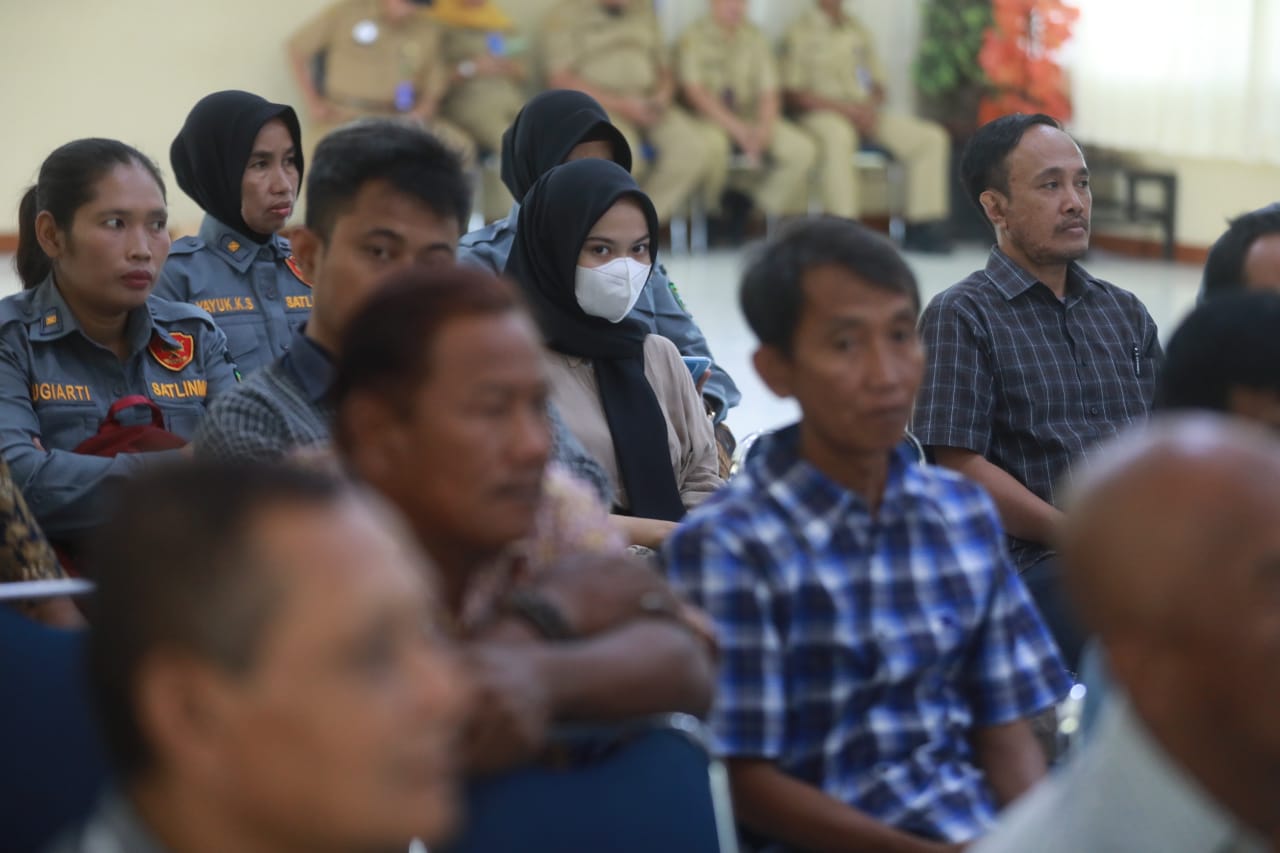 Foto 10 dari 10: Sosialisasi Wawasan Kebangsaan Kepada Satlinmas, Wali Kota: Pedomannya Pancasila, Agama, dan Norma