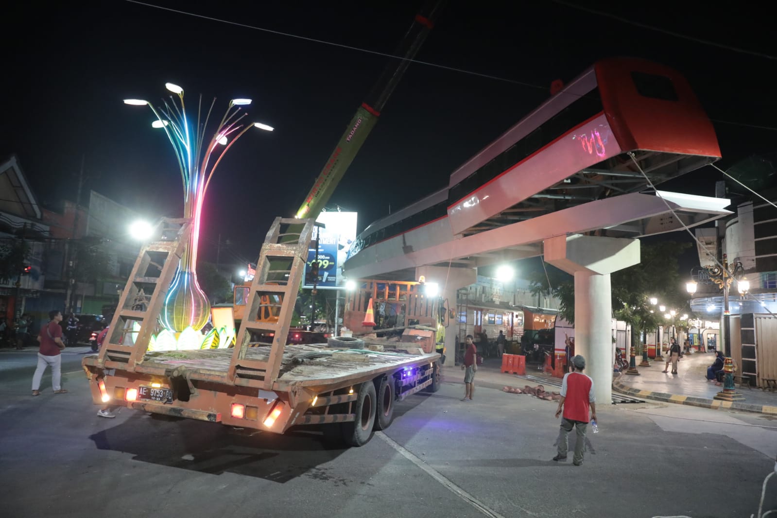 Foto 9 dari 10: Replika Kereta Cepat Bogowonto Mulai Dipasang, Besok Lanjut Pemasangan Lantai dan Interior
