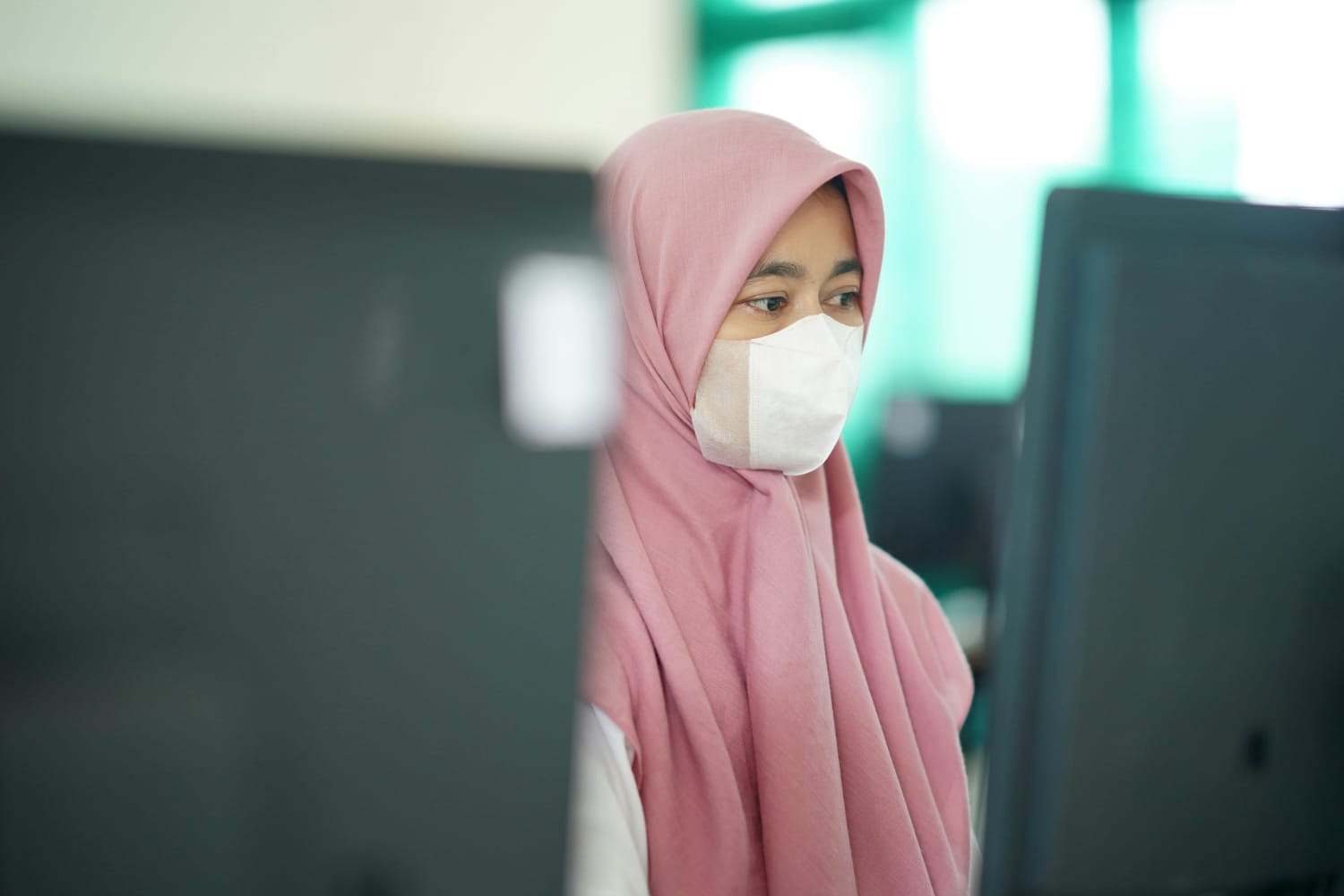 Foto 2 dari 10: Uji Kompetensi Diri, Ratusan Guru SD Di Kota Madiun Jalani UKG