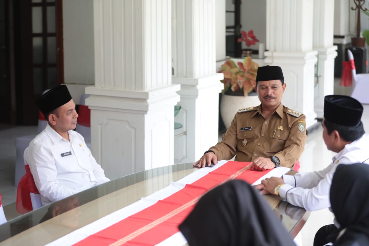 Foto 3 dari 8: Audiensi Dengan Kepala Kemenag, Wali Kota Harap Sinergitas Untuk Bangun Kota