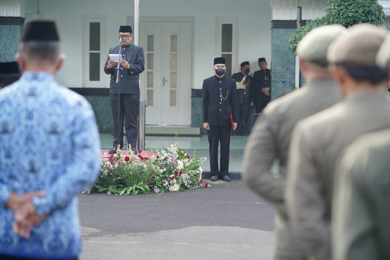 Foto 9 dari 12: Peringati HUT Pemprov Jatim, Pemkot Madiun Gelar Upacara