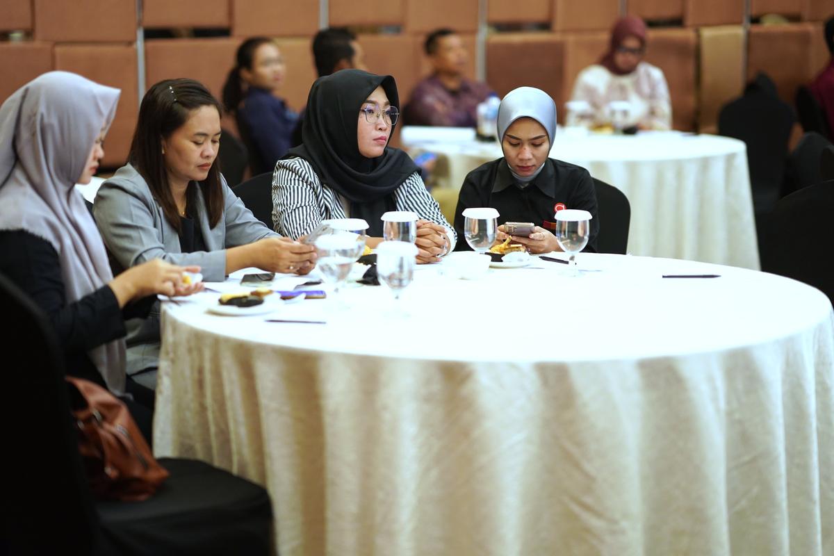 Foto 6 dari 9: Banyak Perusahaan Bantu Pembangunan Lewat CSR, Wali Kota Dr. Maidi Ucapkan Terima Kasih dan Beri Apresiasi