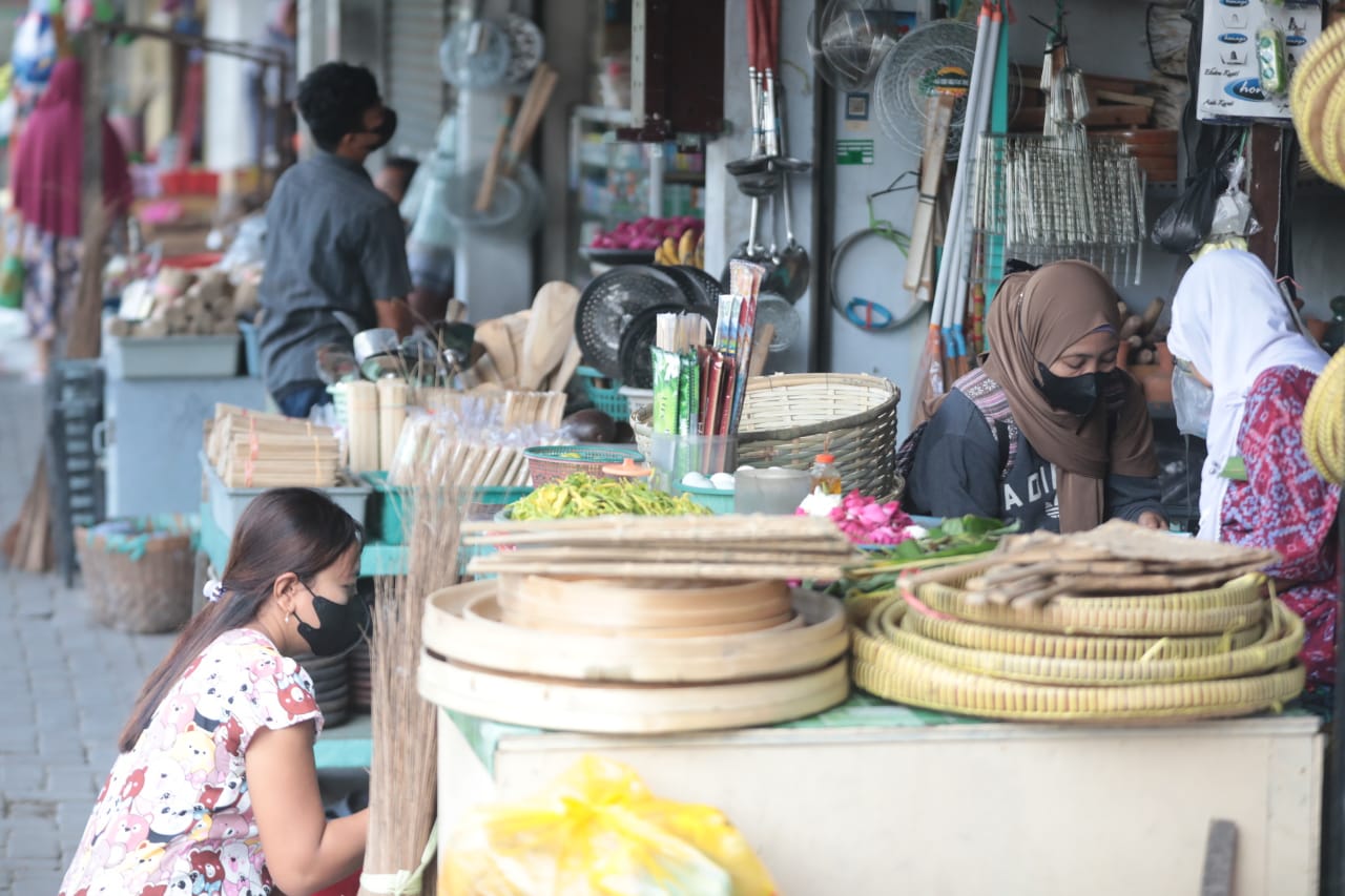 Foto 6 dari 9: E-Retribusi Sudah Berlaku di 17 Pasar Tradisional di Kota Pendekar