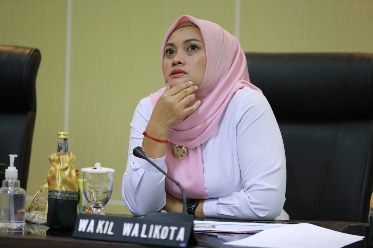 Foto 6 dari 7: Wali Kota Teken Usulan Kenaikan UMK Kota Madiun 2023
