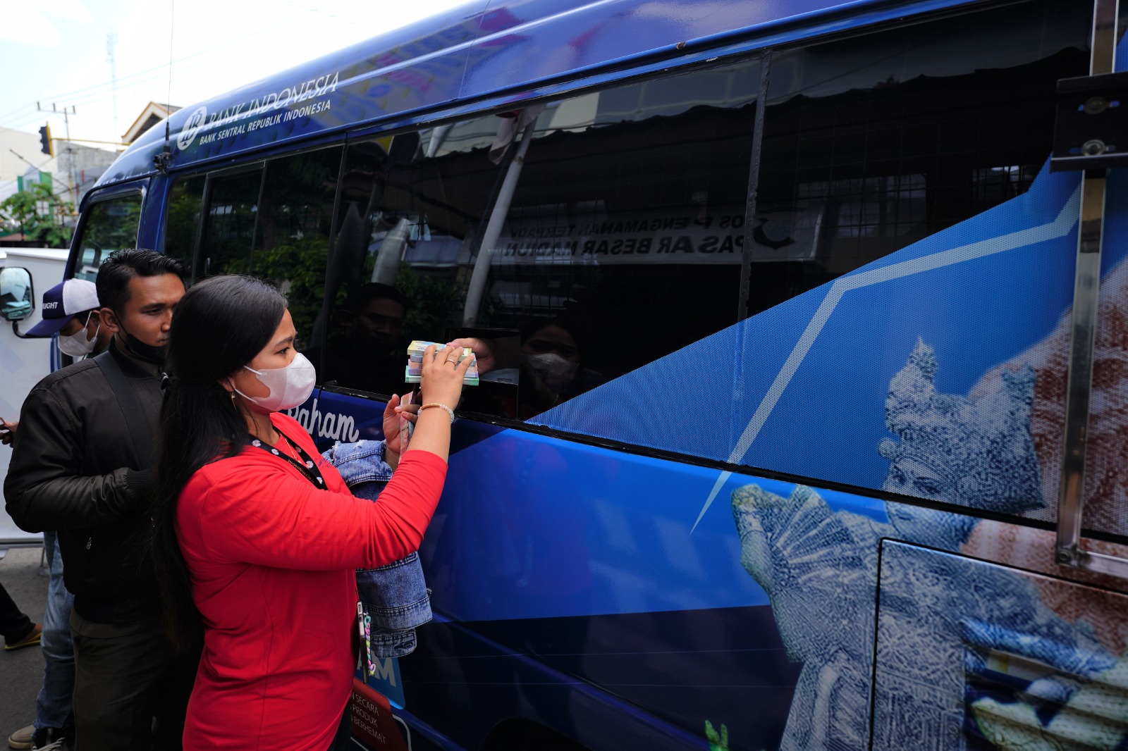 Foto 3 dari 6: Layanan Kas Keliling BI Hadir Lagi, Sediakan Penukaran Uang Emisi Terbaru