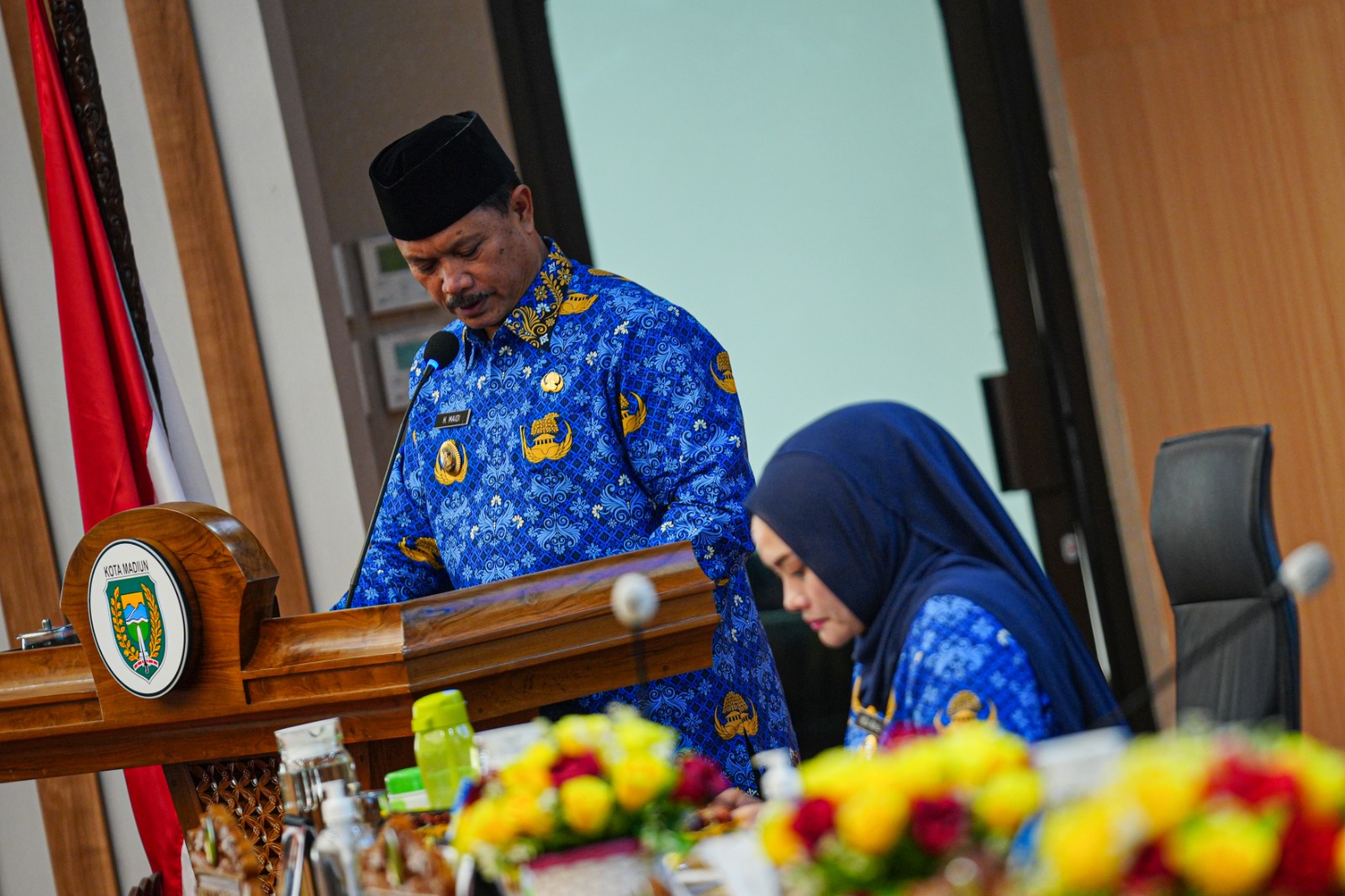 Foto 2 dari 10: Hadiri Rapat Paripurna, Wali Kota Sampaikan Jawaban Atas Pertanyaan Fraksi DPRD