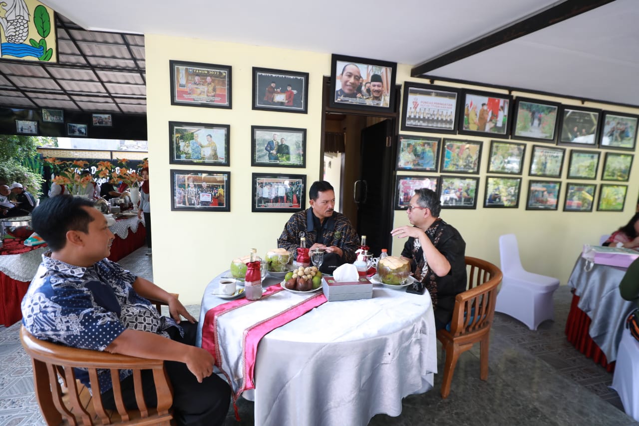 Foto 4 dari 9: Gelar Dua Audiensi, Wali Kota Bahas Investasi Untuk Kota Pendekar
