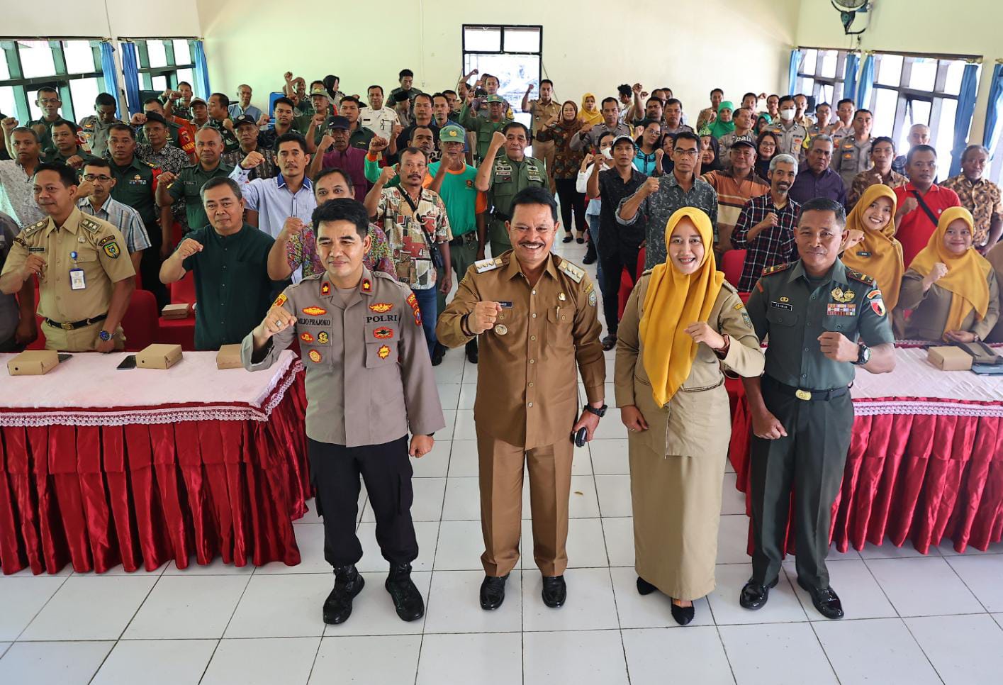 Foto 7 dari 8: Jelang Nataru, Wali Kota Dr.Maidi Gelar Rakor Peningkatan Kamtibmas Bersama Warga Kecamatan Manguharjo