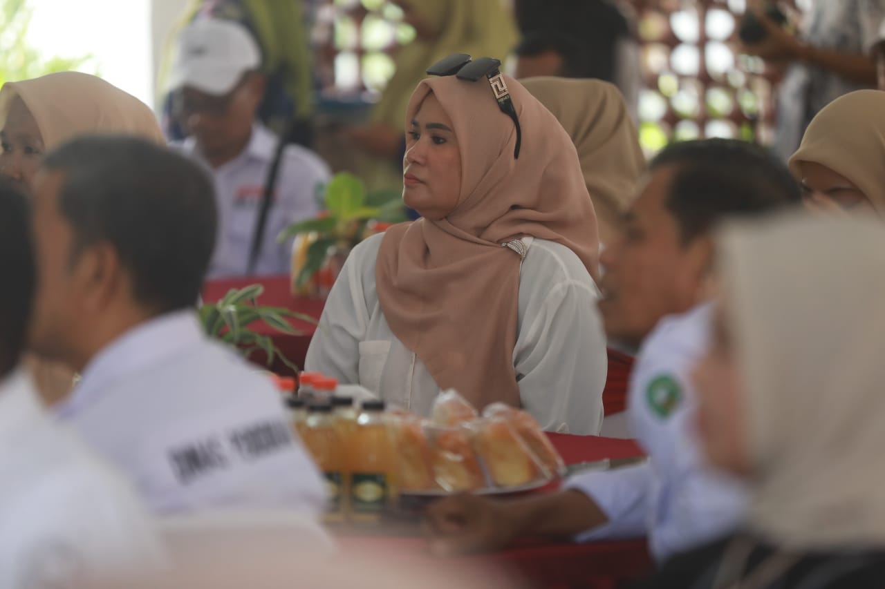 Foto 10 dari 12: Pj Wali Kota Terima Kunjungan Pemkab Sinjai, Gelar Studi Banding Pemanfaatan Chromebook