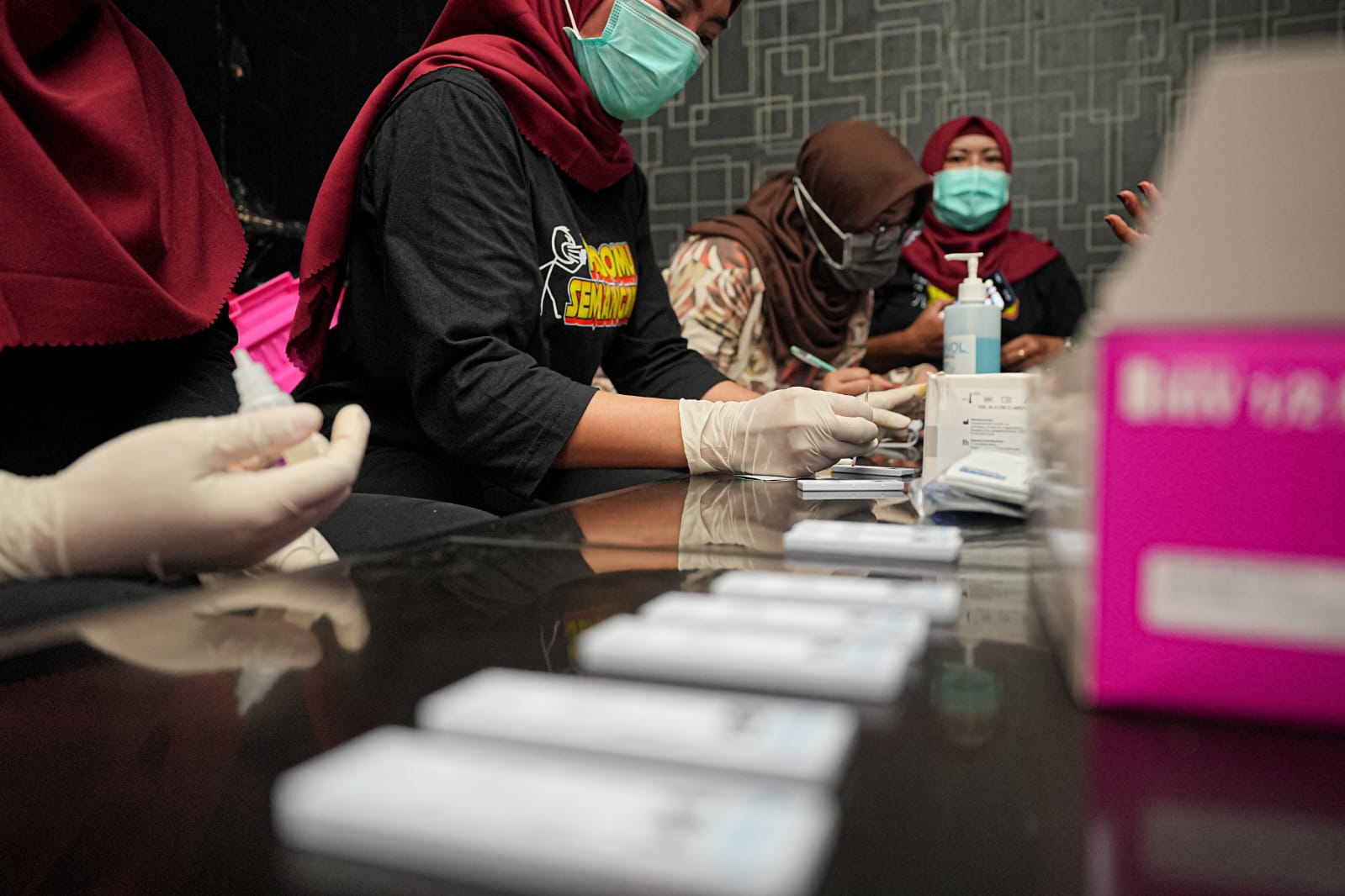 Foto 7 dari 10: Deteksi Dini HIV/AIDS di Kota Pendekar, Petugas Rutin Gelar Mobile VCT