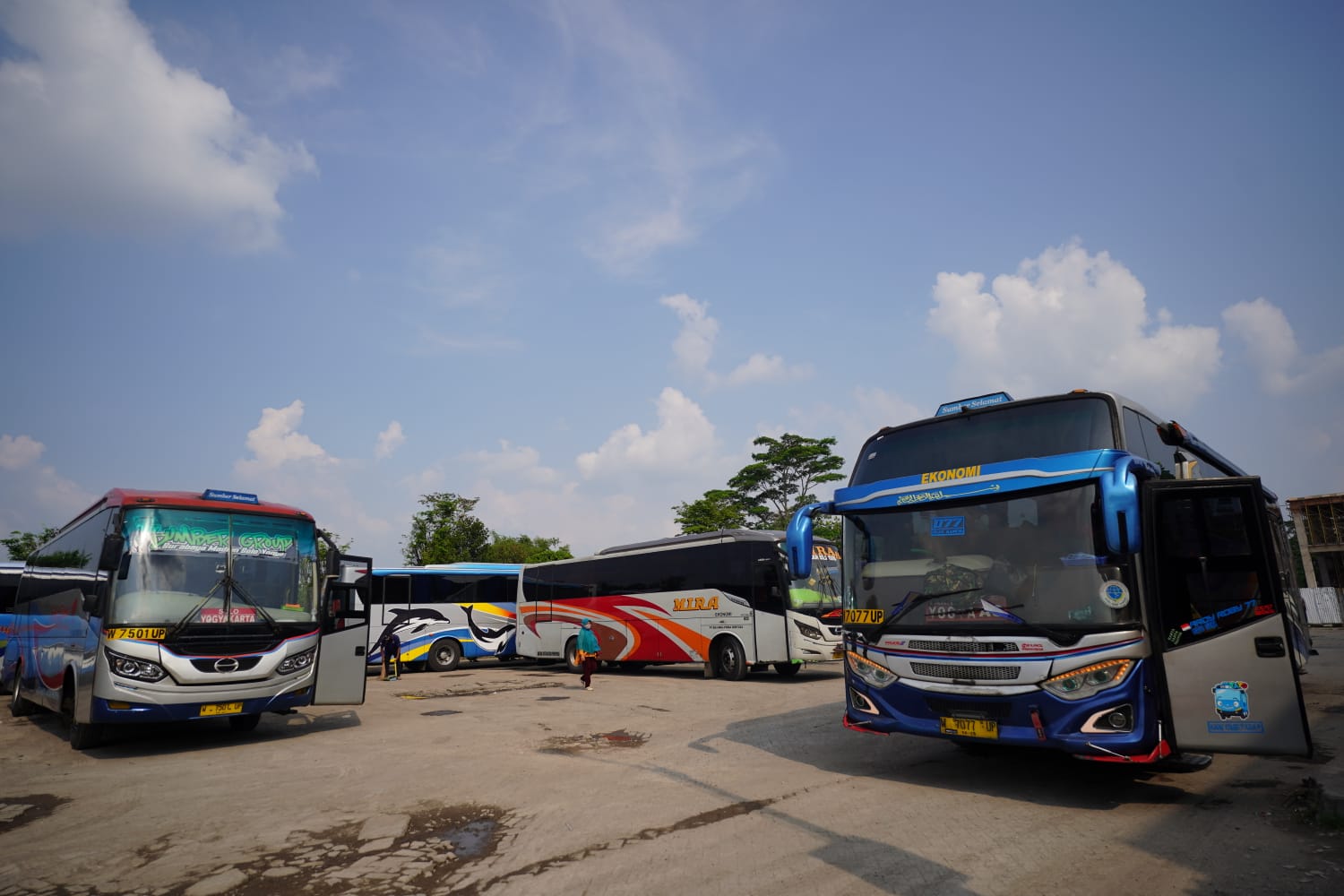 Foto 9 dari 10: Hari Terakhir Cuti Bersama Lebaran, Situasi Terminal Purbaya Dipadati Pemudik