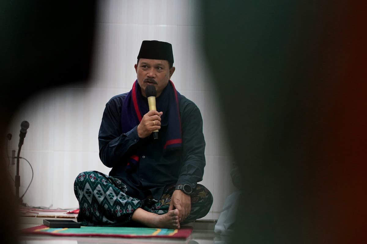 Foto 4 dari 9: Isya Berjamaah Di Musala Al Muttaqin, Wali Kota Ajak Warga Dukung Pembangunan Kota
