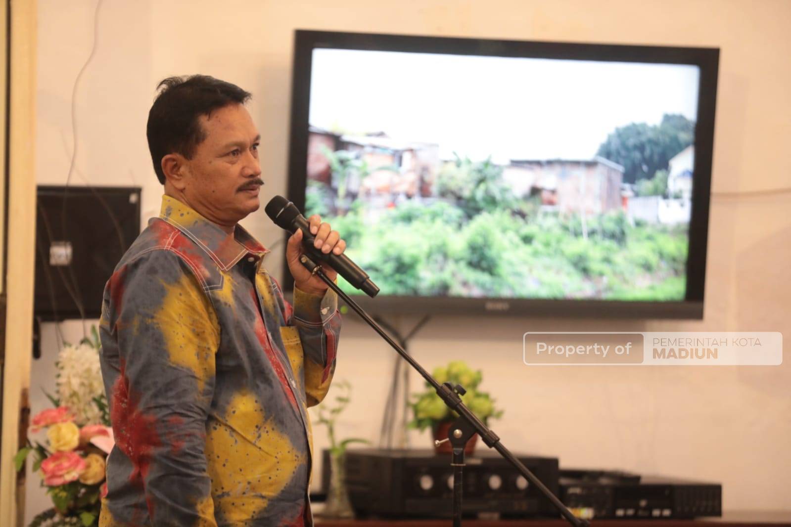 Foto 5 dari 13: Sambut Pensiunan Pemprov Jatim, Wali Kota Ajak Keliling Lihat Keindahan Kota