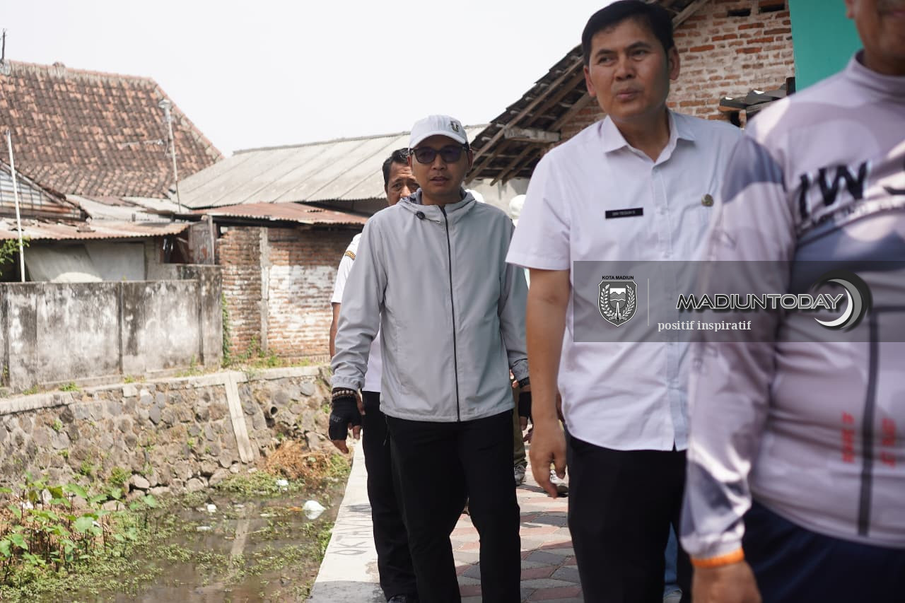 Foto 9 dari 13: Madiun Darurat Drainase, Plt Wali Kota Minta Data Drainase Seluruh Kota Untuk Dikaji Minggu Ini