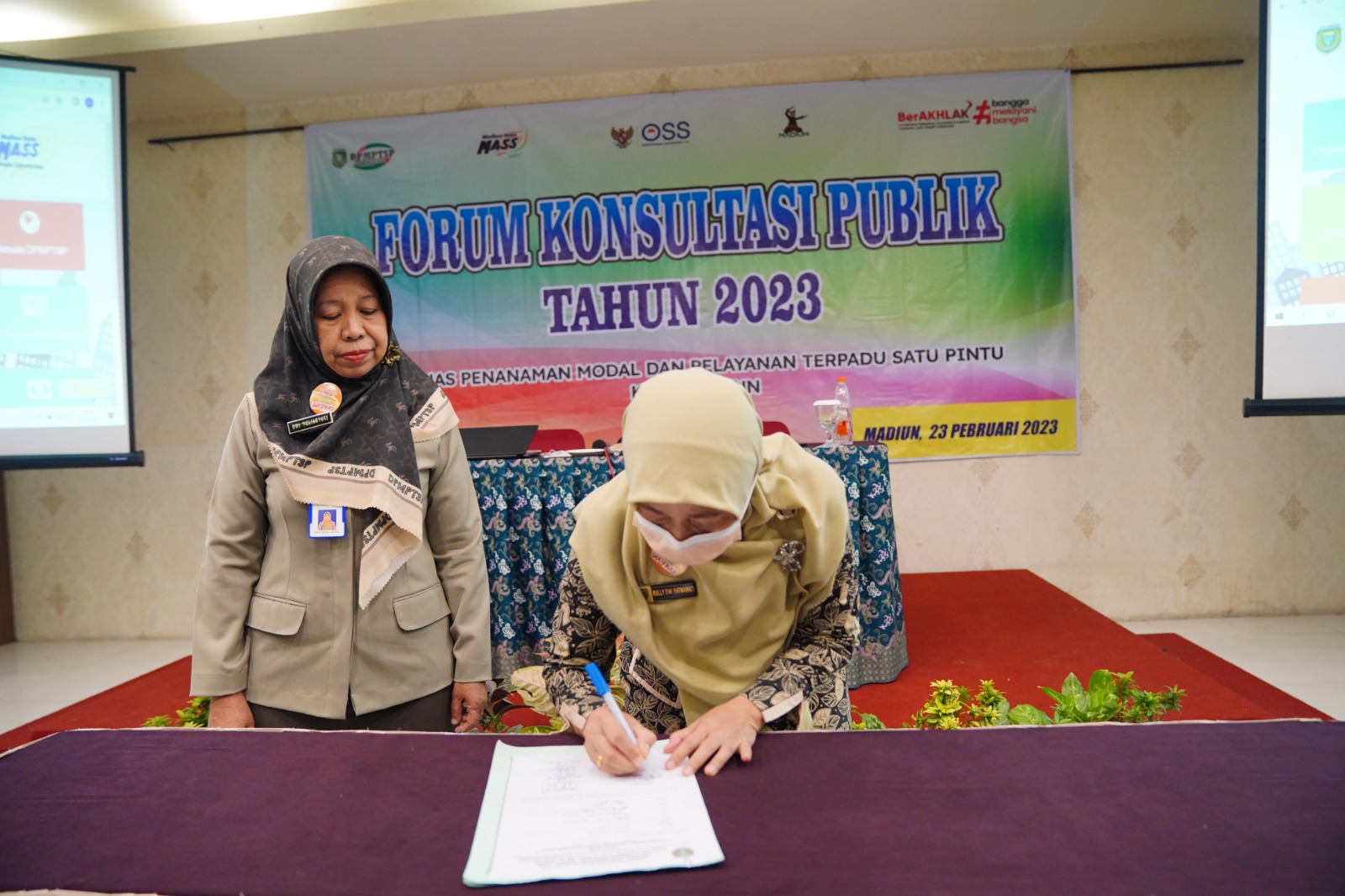 Foto 10 dari 10: Komitmen Tingkatkan Pelayanan Kepada Masyarakat, DPMPTSP Gelar Forum Konsultasi Publik