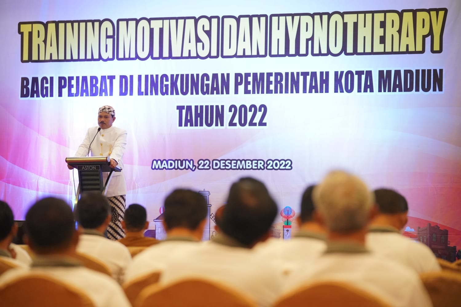 Foto utama berita: Tingkatkan Semangat Kerja OPD, Wali Kota Gelar Training Motivasi Dan Hipnoterapi