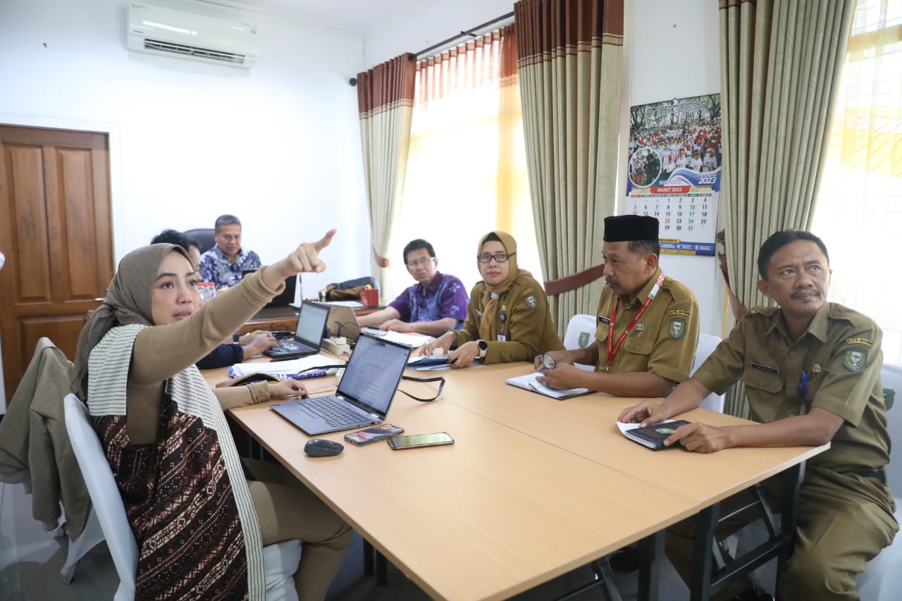 Foto 3 dari 10: Assessment Dengan Tim UT Berlanjut, Pimpinan Dewan, OPD, LSM Hingga Media Dijadwalkan Wawancara Hari Ini