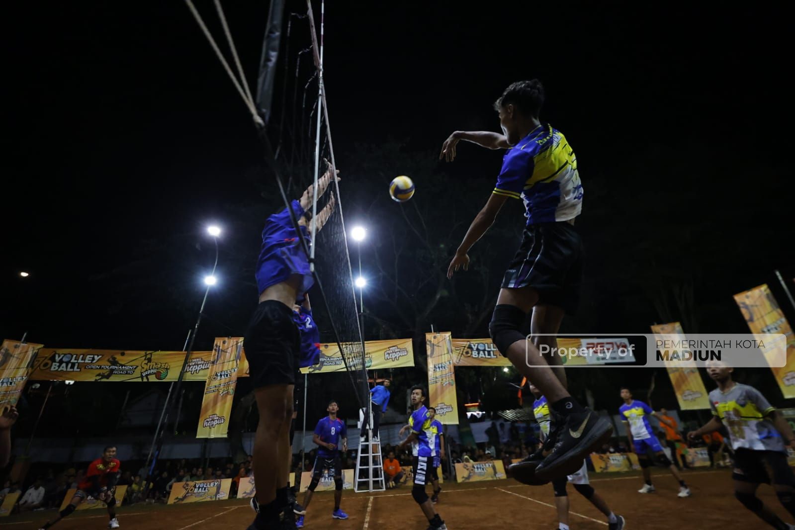 Foto 2 dari 9: Turnamen Bola Voli Andika Cup Berikan Banyak Manfaat Positif, Wali Kota Apresiasi Hadirnya Kejuaraan