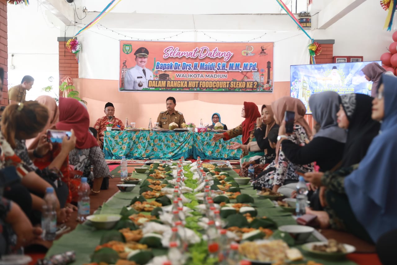 Foto 3 dari 9: Tasyakuran Dua Tahun Foodcourt Pasar Sleko, Wali Kota Pesan Jaga Kerukunan