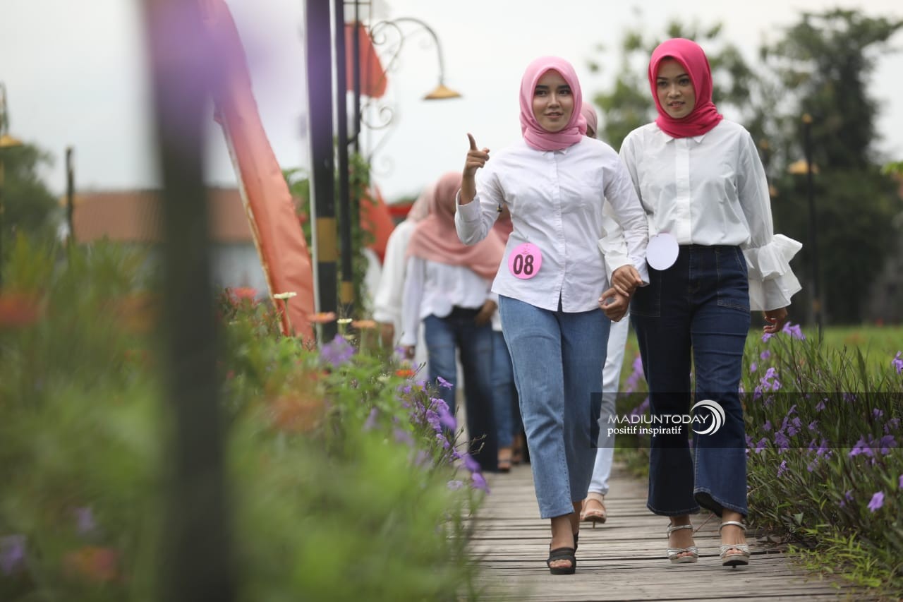 Foto 8 dari 17: Dorong Peningkatan Usaha Syariah, IPEMI Kota Madiun Gelar Pemilihan Duta Muslimah Preneur 2023