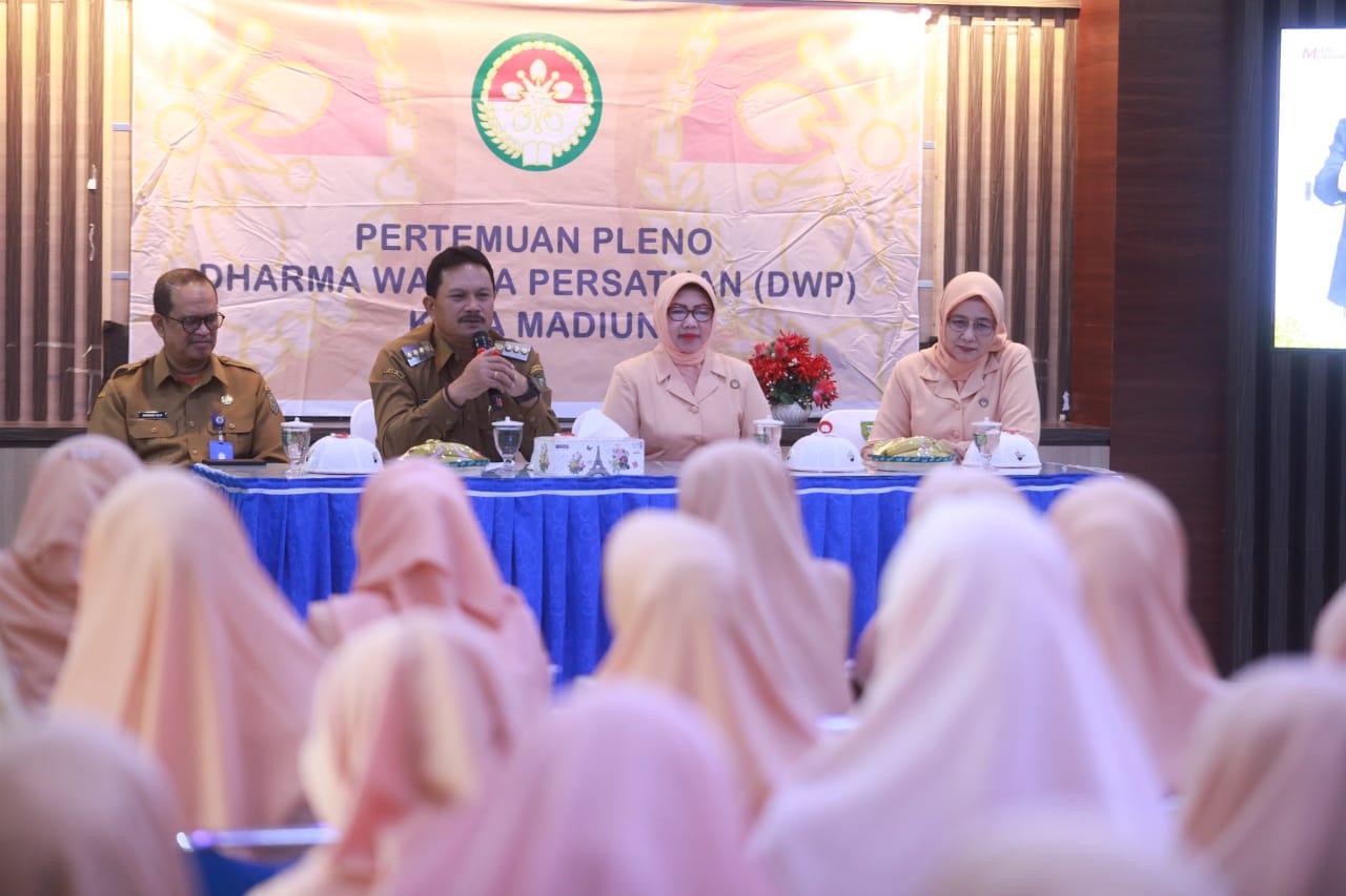 Foto utama berita: Hadiri Pertemuan Rutin Pleno DWP, Wali Kota Harap Perempuan Semakin Berperan di Keluarga