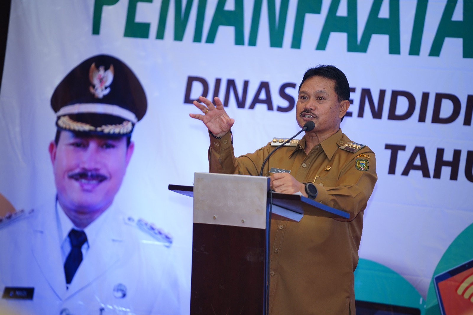 Foto 1 dari 5: Buka Diklat Pemanfaatan Chromebook, Wali Kota Sampaikan Sejumlah Arahan